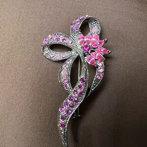 Y2K Express Pink Rhinestone Ribbon Brooch – Early 2000s Statement Piece